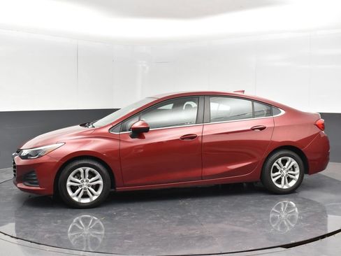 Used 2019 Chevrolet Cruze LT FWD image 16