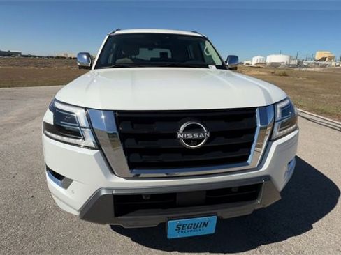 Used 2021 Nissan Armada Platinum image 3