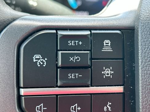 Used 2025 Ford F150 Lariat AWD/4WD image 19