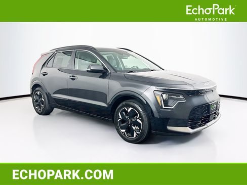 Used 2023 Kia Niro Wind w/ Wind Preserve Package FWD image 1