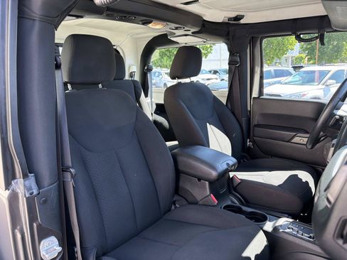 Used 2016 Jeep Wrangler Sport w/ Quick Order Package 24S AWD/4WD image 13