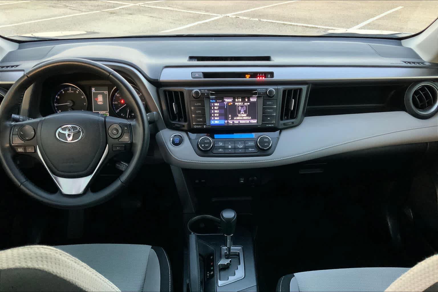 Used 2018 Toyota RAV4 XLE w/ Plus Extra Value Package FWD image 14
