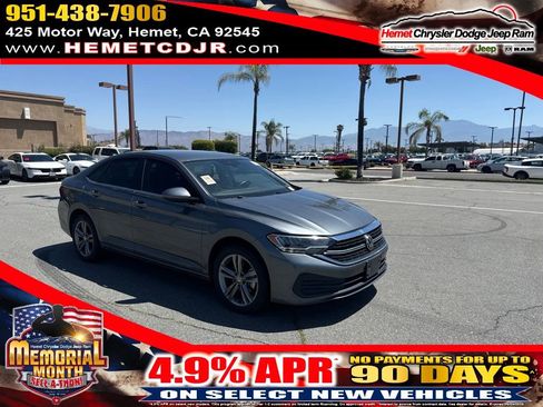Used 2024 Volkswagen Jetta SE FWD image 1