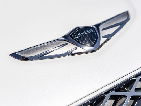 Used 2025 Genesis GV70 2.5T w/ Advanced Package AWD/4WD image 4