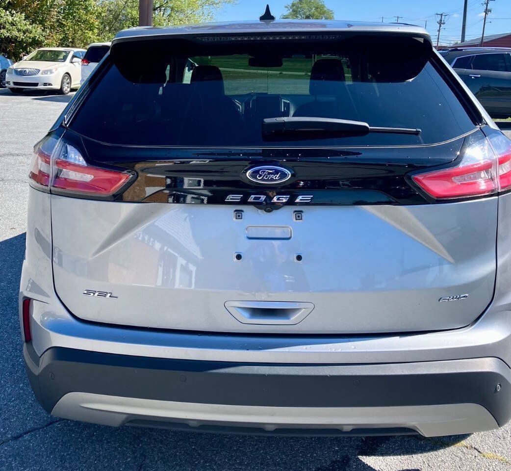 Used 2024 Ford Edge SEL AWD/4WD image 5
