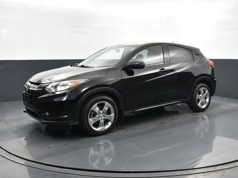 Used 2017 Honda HR-V EX image 6