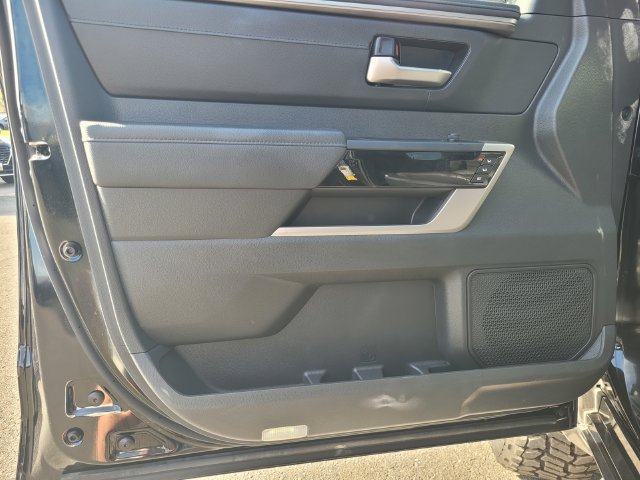 Used 2025 Toyota Tundra Limited AWD/4WD image 18