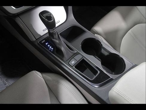 Used 2017 Hyundai Sonata Limited FWD image 16
