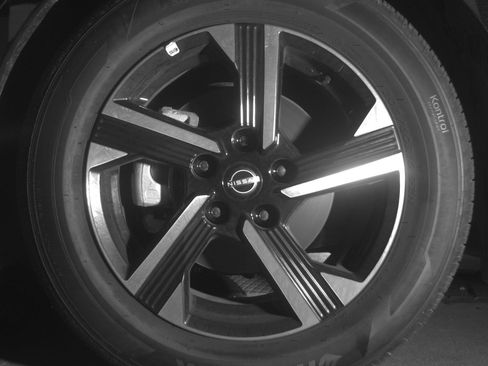 Used 2025 Nissan Sentra SV image 12