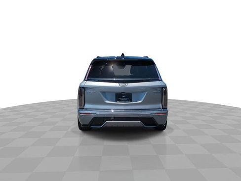 Used 2026 Cadillac Vistiq Platinum w/ LPO, Floor Liner Package AWD/4WD image 8