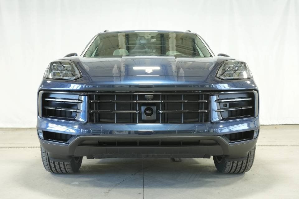 Certified 2026 Porsche Cayenne AWD/4WD image 11
