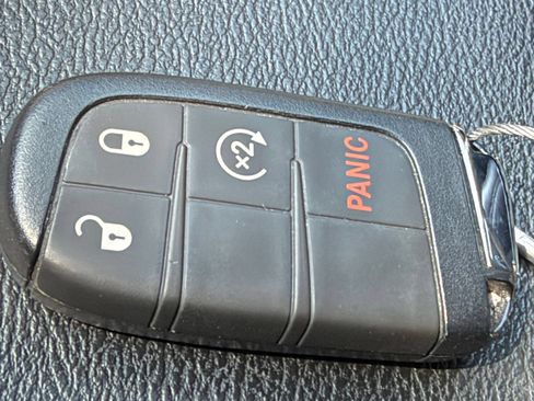 Used 2025 Jeep Compass Latitude AWD/4WD image 21