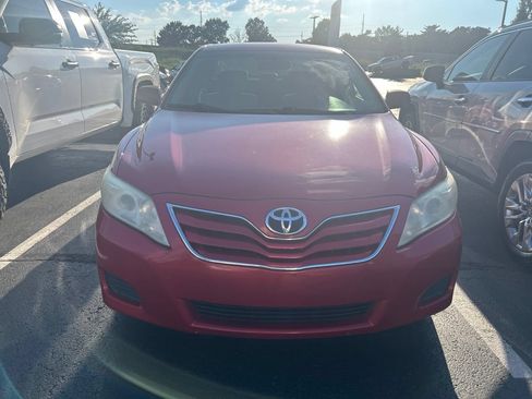 Used 2011 Toyota Camry LE w/ LE Extra-Value Pkg FWD image 2