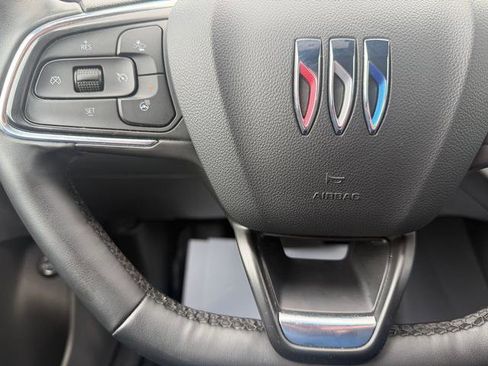 Used 2025 Buick Envista Sport Touring w/ Convenience I Package FWD image 13