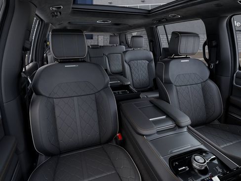 New 2025 Jeep Grand Wagoneer Series III w/ Rear Seat Video Group 1 AWD/4WD image 17