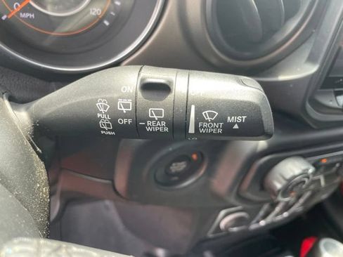 Used 2018 Jeep Wrangler Unlimited Sport S AWD/4WD image 35