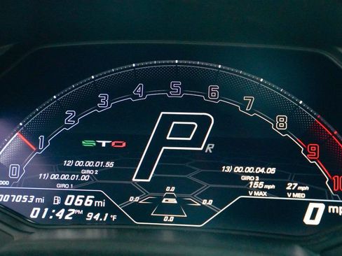 Used 2022 Lamborghini Huracan STO image 63