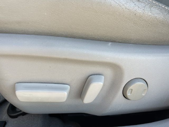 Used 2012 Toyota Camry XLE FWD image 25