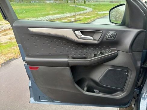 Used 2020 Ford Escape SEL image 23