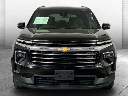 Used 2024 Chevrolet Traverse LT AWD/4WD image 2