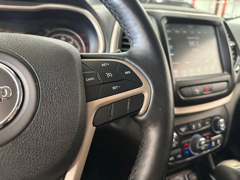Certified 2018 Jeep Cherokee Limited w/ Trailer Tow Group AWD/4WD image 18