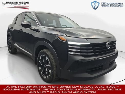 Used 2025 Nissan Kicks SV AWD/4WD image 1