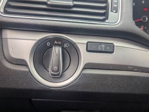 Used 2017 Volkswagen Passat 1.8T S image 28