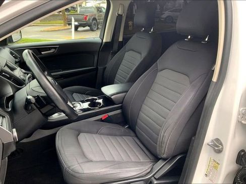 Used 2016 Ford Edge SE image 25