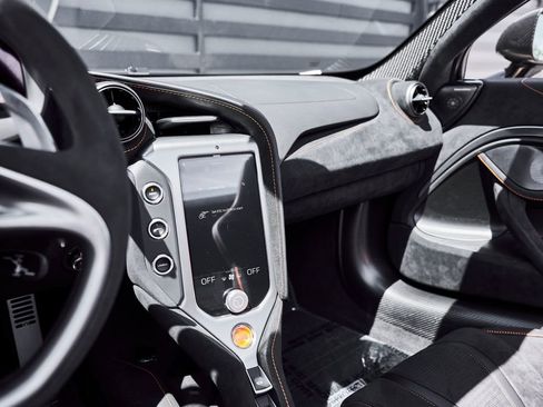 Used 2025 McLaren 750S Spider image 60