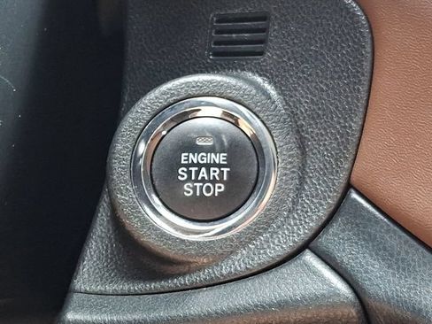 Used 2020 Subaru Outback Touring AWD/4WD image 25