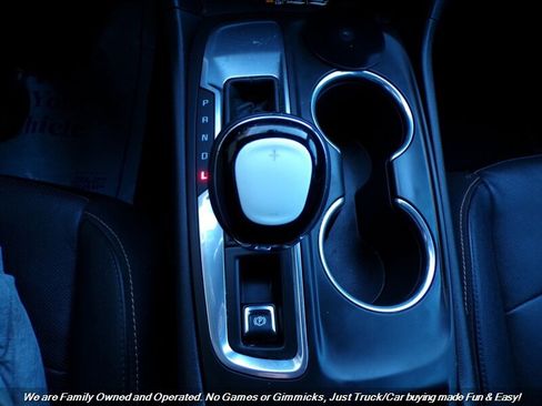 Used 2018 Chevrolet Equinox Premier image 39