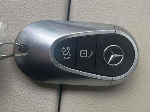 Certified 2022 Mercedes-Benz C 300 4MATIC Sedan image 4
