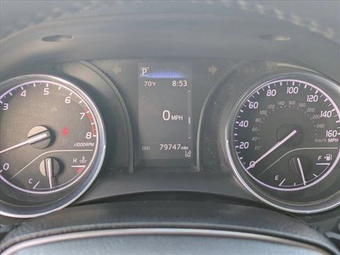 Used 2020 Toyota Camry SE image 19