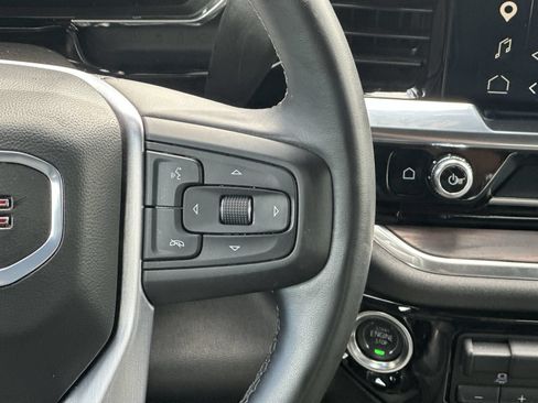 Used 2025 GMC Sierra 1500 SLT AWD/4WD image 21