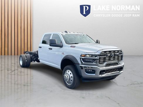 New 2026 RAM 4500 Tradesman w/ Chrome Appearance Group image 2