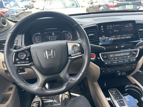 Used 2019 Honda Pilot Touring image 48