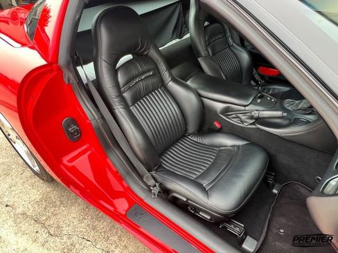 Used 2001 Chevrolet Corvette Coupe w/ Preferred Equipment Group2 image 15