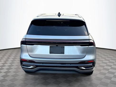 Used 2024 Lincoln Nautilus Reserve image 7