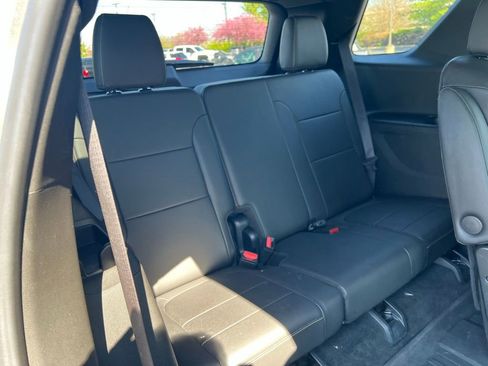 Used 2023 Chevrolet Traverse LT w/ LPO, Floor Liner Package image 12