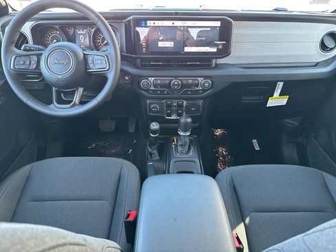 New 2026 Jeep Gladiator Sport AWD/4WD image 18
