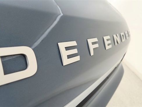 Used 2024 Land Rover Defender 110 SE image 16