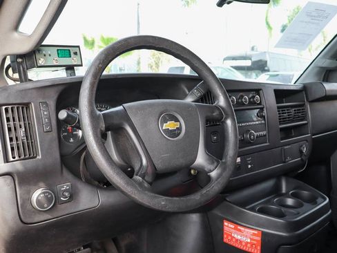 Used 2016 Chevrolet Express 4500 w/ Chrome Appearance Package image 15