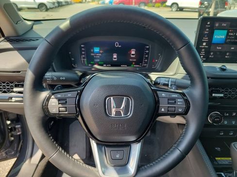 Certified 2025 Honda Accord Touring image 14