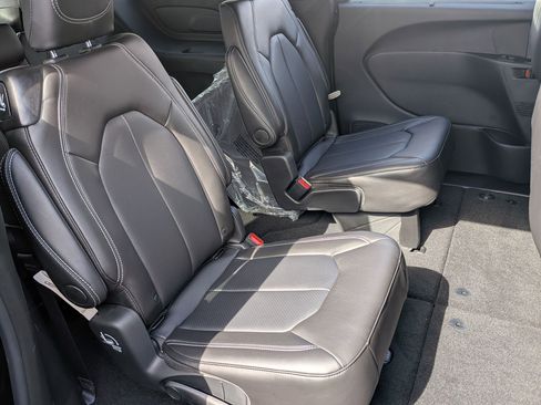 New 2026 Chrysler Voyager LX FWD image 33