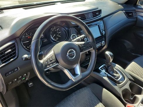 Used 2020 Nissan Rogue SV image 23