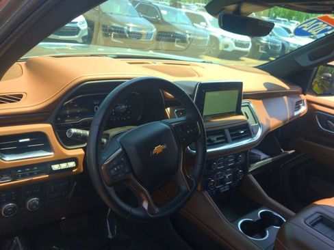 Used 2024 Chevrolet Suburban High Country w/ Max Trailering Package AWD/4WD image 7