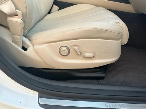Used 2022 Genesis G80 2.5T w/ Advanced Package RWD image 13