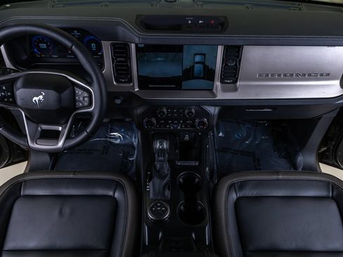 Used 2026 Ford Bronco Outer Banks AWD/4WD image 18