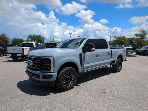 Used 2025 Ford F250 Platinum w/ FX4 Off-Road Package AWD/4WD image 3