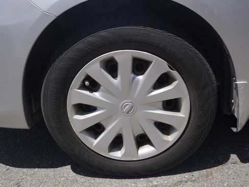 Used 2018 Nissan Versa S Plus FWD image 7